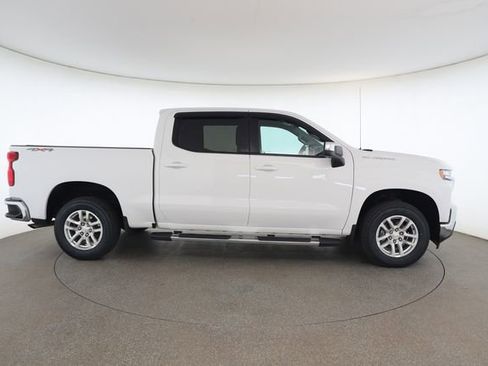 Used 2021 Chevrolet Silverado 1500 LT image 24