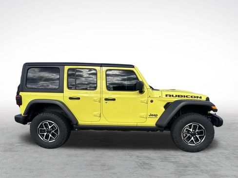 Used 2024 Jeep Wrangler Unlimited Rubicon w/ Technology Group image 10