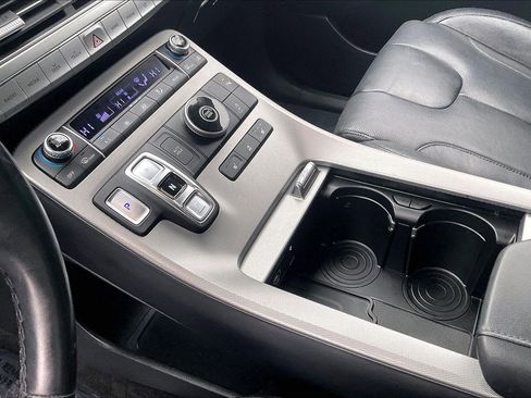 Used 2020 Hyundai Palisade SEL w/ Premium Package image 14