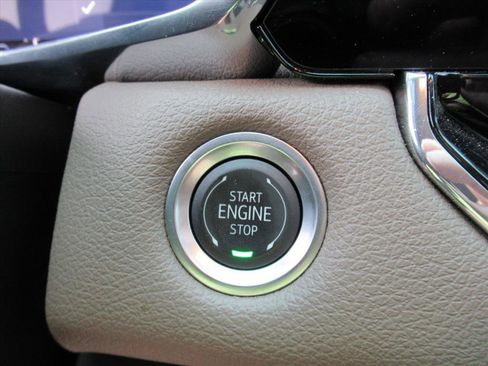 Used 2024 GMC Canyon Denali w/ LPO, Denali Black Edition image 28