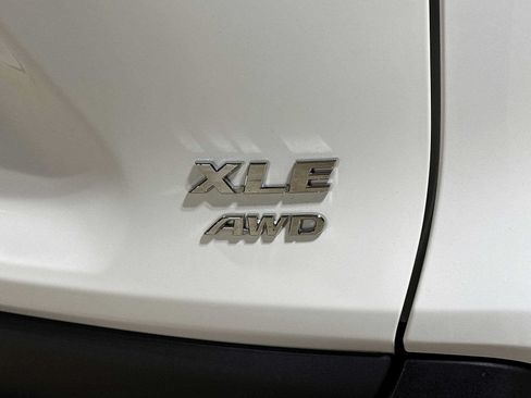 Used 2025 Toyota RAV4 XLE AWD/4WD image 26