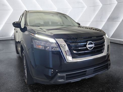 Used 2024 Nissan Pathfinder SV image 1