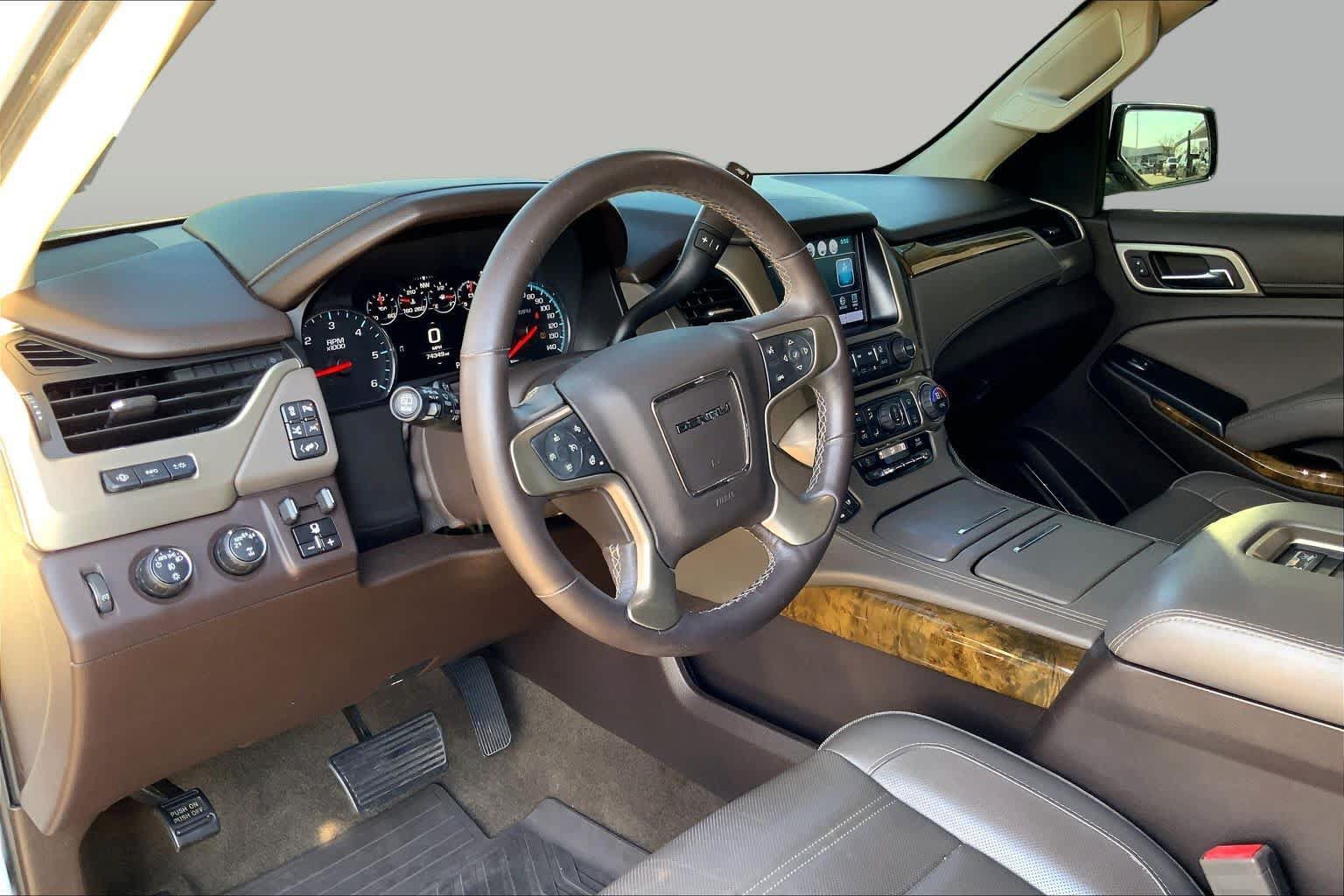 Used 2017 GMC Yukon Denali w/ Open Road Package AWD/4WD image 16