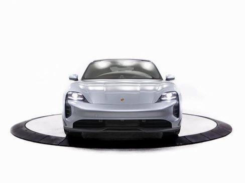 Certified 2024 Porsche Taycan GTS image 10