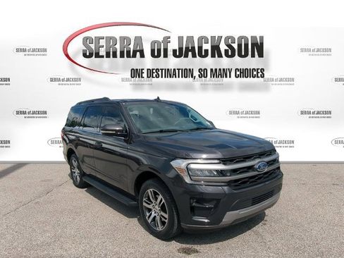 Used 2024 Ford Expedition XLT RWD image 2