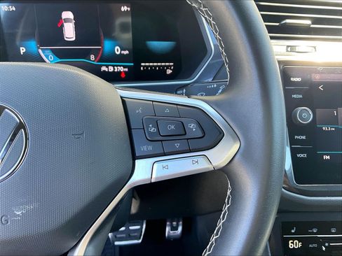 Certified 2023 Volkswagen Tiguan SE R-Line FWD image 18