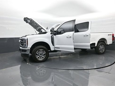 Certified 2025 Ford F350 Lariat image 37