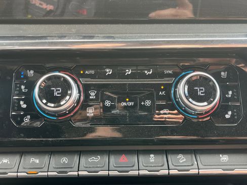 Used 2024 GMC Sierra 1500 Denali Ultimate image 15