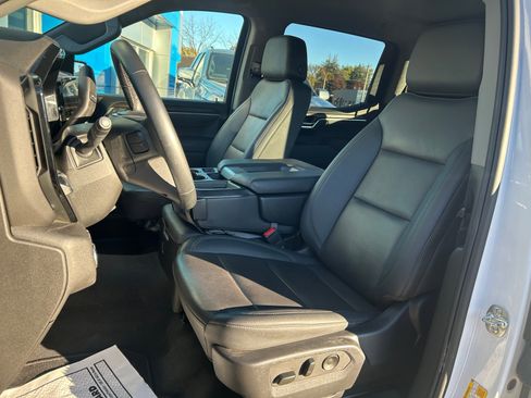 Used 2025 GMC Sierra 1500 SLT image 16