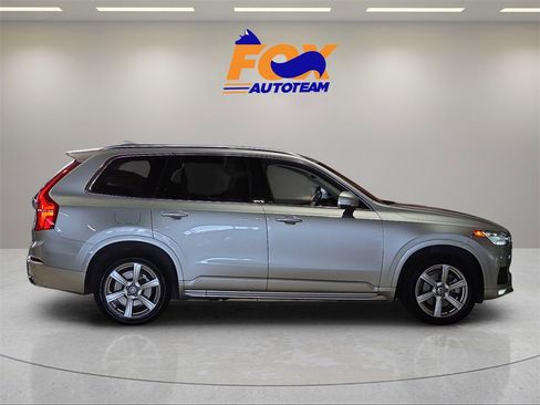 Used 2021 Volvo XC90 T5 Momentum w/ Climate Package image 6