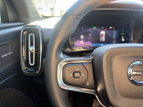 Used 2023 Volvo C40 P8 Recharge Ultimate image 23