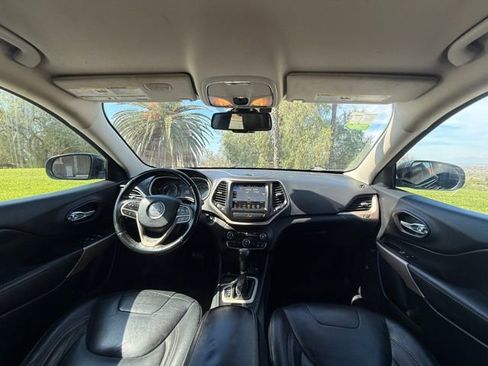 Used 2017 Jeep Cherokee Limited image 15