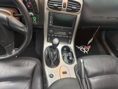 Used 2005 Chevrolet Corvette Coupe w/ Preferred Equipment Group RWD image 15