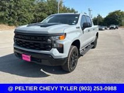 Used 2024 Chevrolet Silverado 1500 Custom Trail Boss w/ Dark Appearance Package AWD/4WD image 3