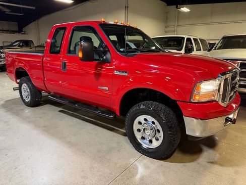Used 2005 Ford F250 XLT AWD/4WD image 1