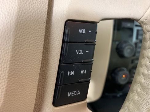 Used 2008 Ford Escape Limited image 9