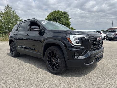 Used 2026 GMC Terrain Elevation w/ Elevation Premium Package FWD image 9