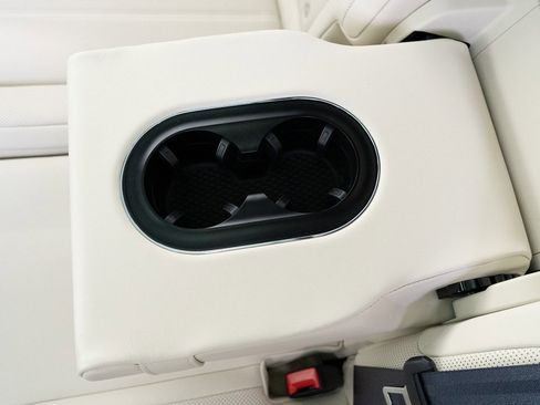 New 2025 Bentley Bentayga Extended Wheelbase image 23