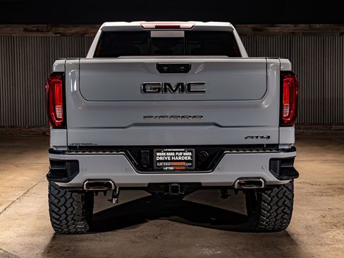 Used 2024 GMC Sierra 1500 AT4 w/ AT4 Preferred Package AWD/4WD image 9