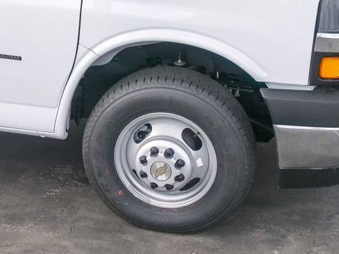 New 2025 Chevrolet Express 3500 w/ Power Convenience Package image 5