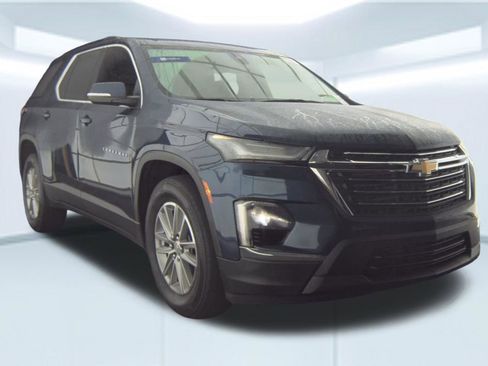 Used 2023 Chevrolet Traverse LT FWD image 5