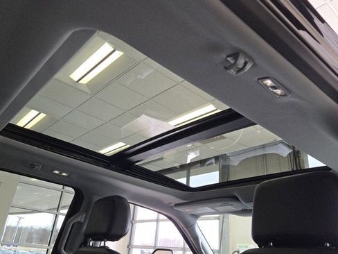 Used 2023 Ford F250 Lariat w/ Camper Package image 9