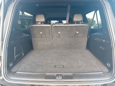 Used 2024 Jeep Wagoneer L Series II RWD image 14