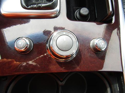 Used 2016 INFINITI Q70 L 3.7 image 25