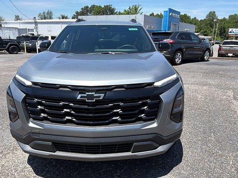 New 2026 Chevrolet Equinox LT w/ Convenience Package II FWD image 2