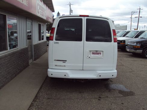 Used 2014 Chevrolet Express 1500 AWD image 6