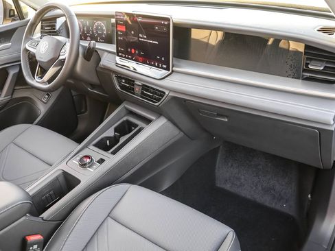 New 2026 Volkswagen Tiguan SE AWD/4WD image 38