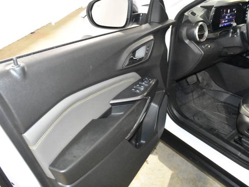 Used 2025 Chevrolet Trax ACTIV w/ Driver Confidence Package image 24