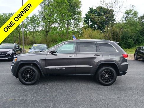 Used 2019 Jeep Grand Cherokee Laredo AWD/4WD image 3