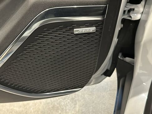 Used 2025 GMC Acadia Elevation w/ Elevation Premium Package image 25