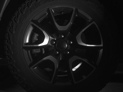 Used 2025 Jeep Compass Trailhawk AWD/4WD image 12