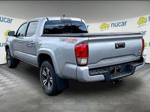 Used 2017 Toyota Tacoma TRD Sport w/ Tow Package (A/T) AWD/4WD image 5
