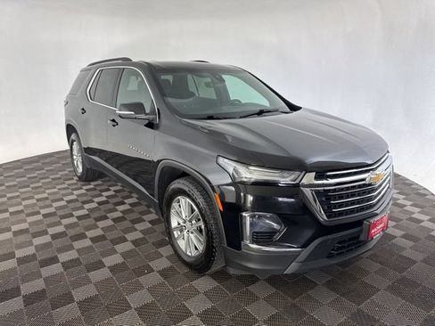 Used 2023 Chevrolet Traverse LT w/ Rear Camera Mirror Package AWD/4WD image 1
