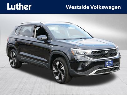 Certified 2024 Volkswagen Taos SE w/ Panoramic Sunroof Package