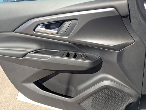 New 2026 Chevrolet Equinox EV LT image 16