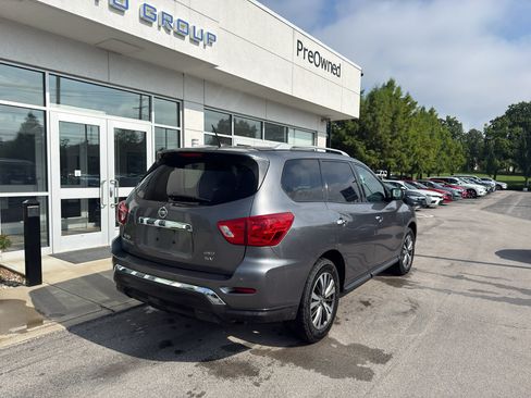 Used 2017 Nissan Pathfinder SV AWD/4WD image 3