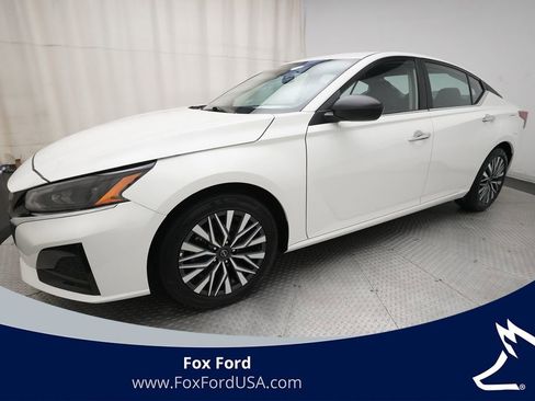 Used 2025 Nissan Altima 2.5 SV FWD image 1