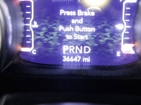 Used 2022 Jeep Wrangler Unlimited Sahara image 23