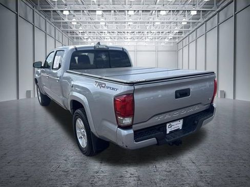 Used 2016 Toyota Tacoma TRD Sport w/ Towing Package RWD image 3