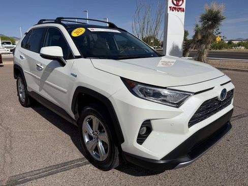 Used 2021 Toyota RAV4 Limited AWD/4WD image 9