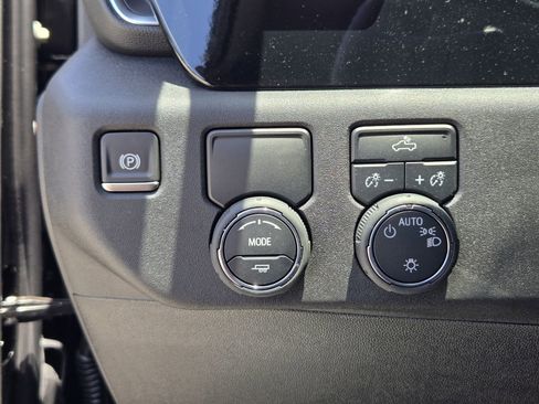 New 2025 Chevrolet Silverado 1500 LT image 17