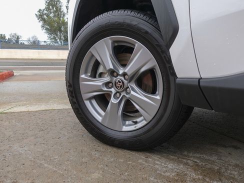 Used 2025 Toyota RAV4 XLE image 8