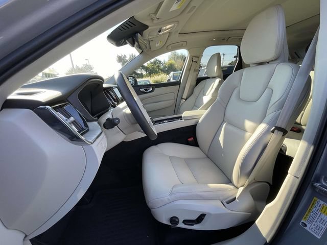 Certified 2024 Volvo XC60 B5 Plus AWD/4WD image 17