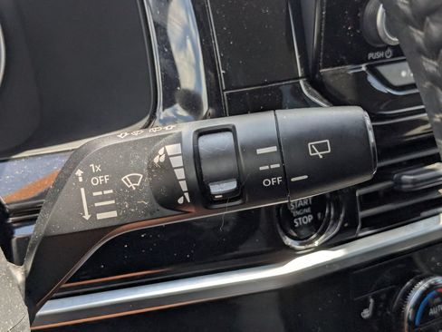 Used 2025 Nissan Pathfinder SV AWD/4WD image 36