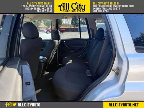 Used 2004 Jeep Grand Cherokee Laredo w/ Convenience Group RWD image 11