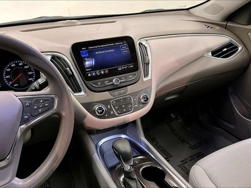 Used 2021 Chevrolet Malibu LT FWD image 5